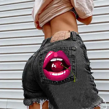 Женские джинсовые шорты 2023 Летняя новинка Cherry Lip Уличная хипстерская мода Повседневные шорты больших размеров