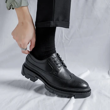 Мужская кожаная обувь в стиле ретро, Мужские повседневные деловые Туфли-Оксфорды, Модная дизайнерская Черная мужская Вулканизированная обувь на плоской подошве, мужская обувь на платформе