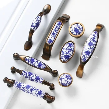 Фарфоровые / антикварные латунные ручки, модная креативная керамическая мебельная ручка, синий и белый бронзовый выдвижной ящик для шкафа.